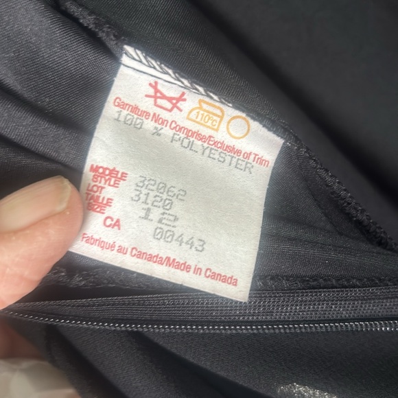 Long dress size 12, narrow straps, fits beautifully - Picture 3 of 4